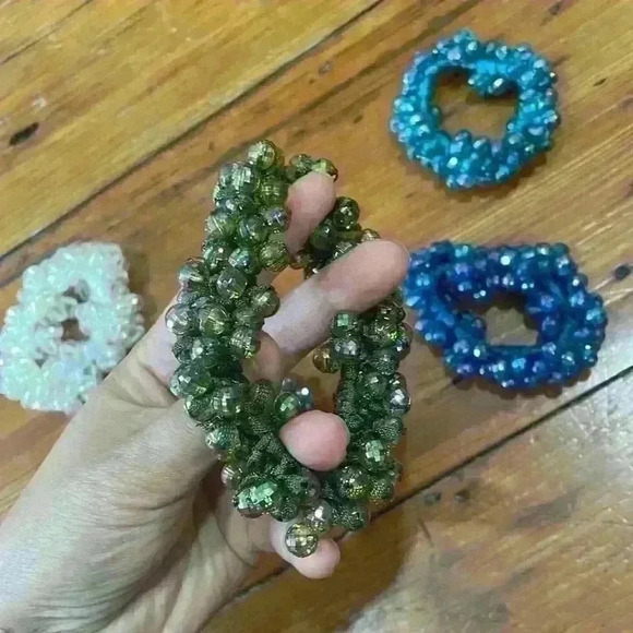 Scrunchies Vintage Beaded retro stretch elastic hair ties set of 5 - Picture 5 of 6